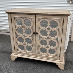✨Farmhouse Mirrored Accent Cabinet / Entry Table✨ ($10 Delivery )