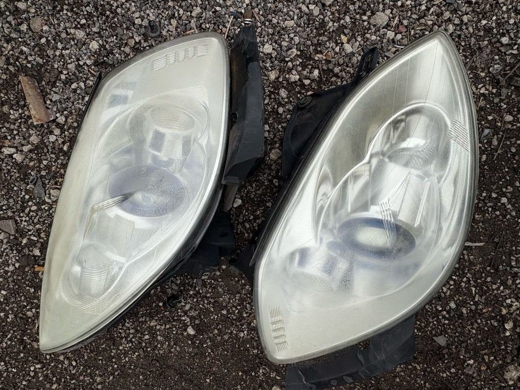 BUICK ENCLAVE HEADLIGHTS
