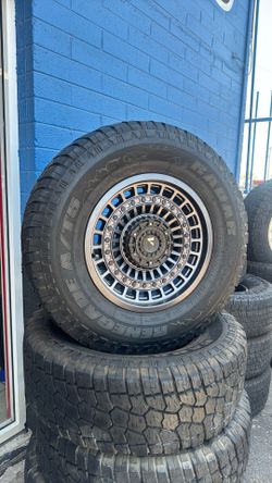 NEW VROCK 17x8.5 6x139 WITH USED 285 70 17