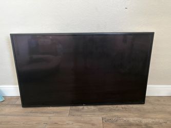 52” LG Smart TV with mount