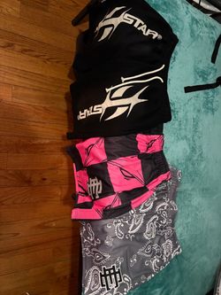 ee shorts and hellstar short