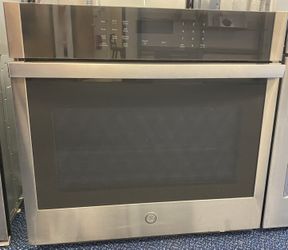Stainless Steel GE Wall Oven  (9-0020)