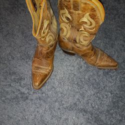 Women's Boots 7B