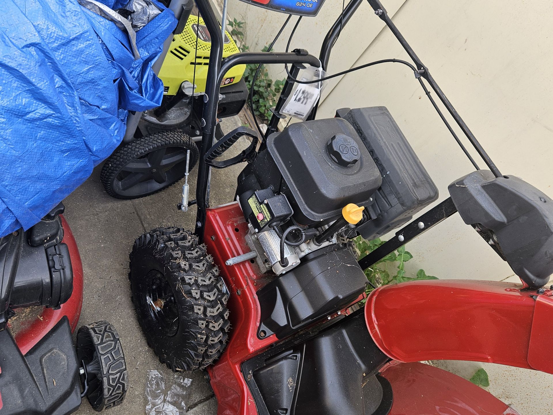 824 OE Snow Blower Like New