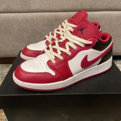 Jordan 1 Low Reverse Black Toe Size 6y