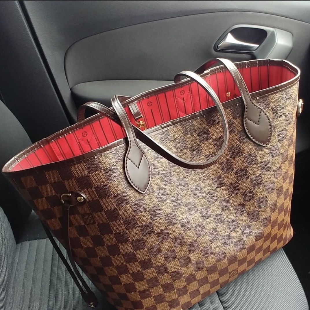 Authentic Louis Vuitton MM Neverfull Handbag for Sale in Arrowhed Farm, CA  - OfferUp