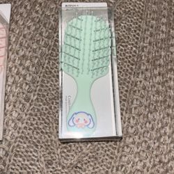 Cinnamon Roll And My Melody Mini Combs 