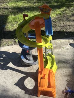 Hot Wheels Race Track