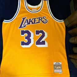 Men’s Magic Johnson Gold Los Angeles Lakers 1984-85, Hardwood classics Swingman Player Jersey, Size: XL