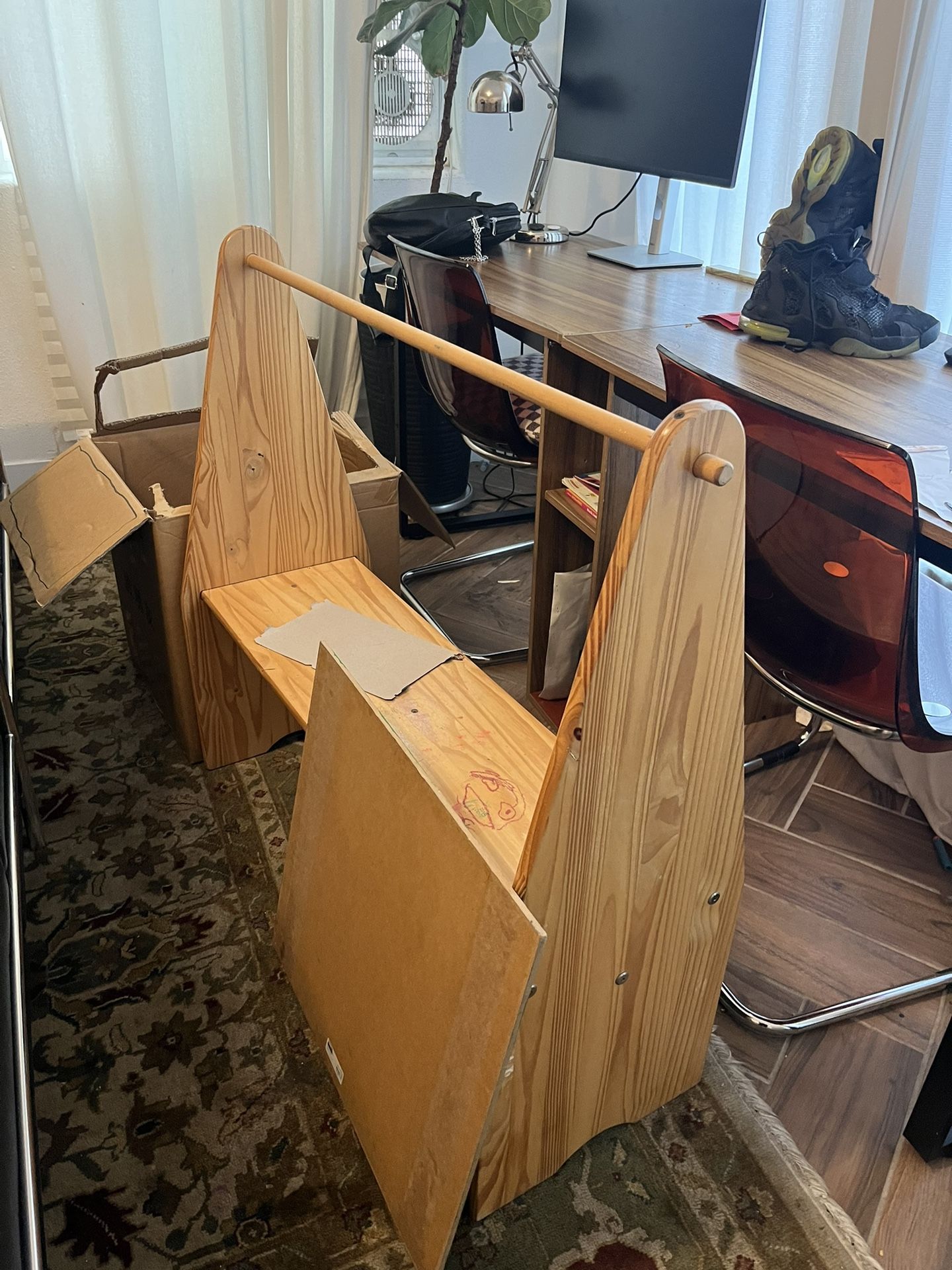 Little Colorado Waldorf Play Stand 
