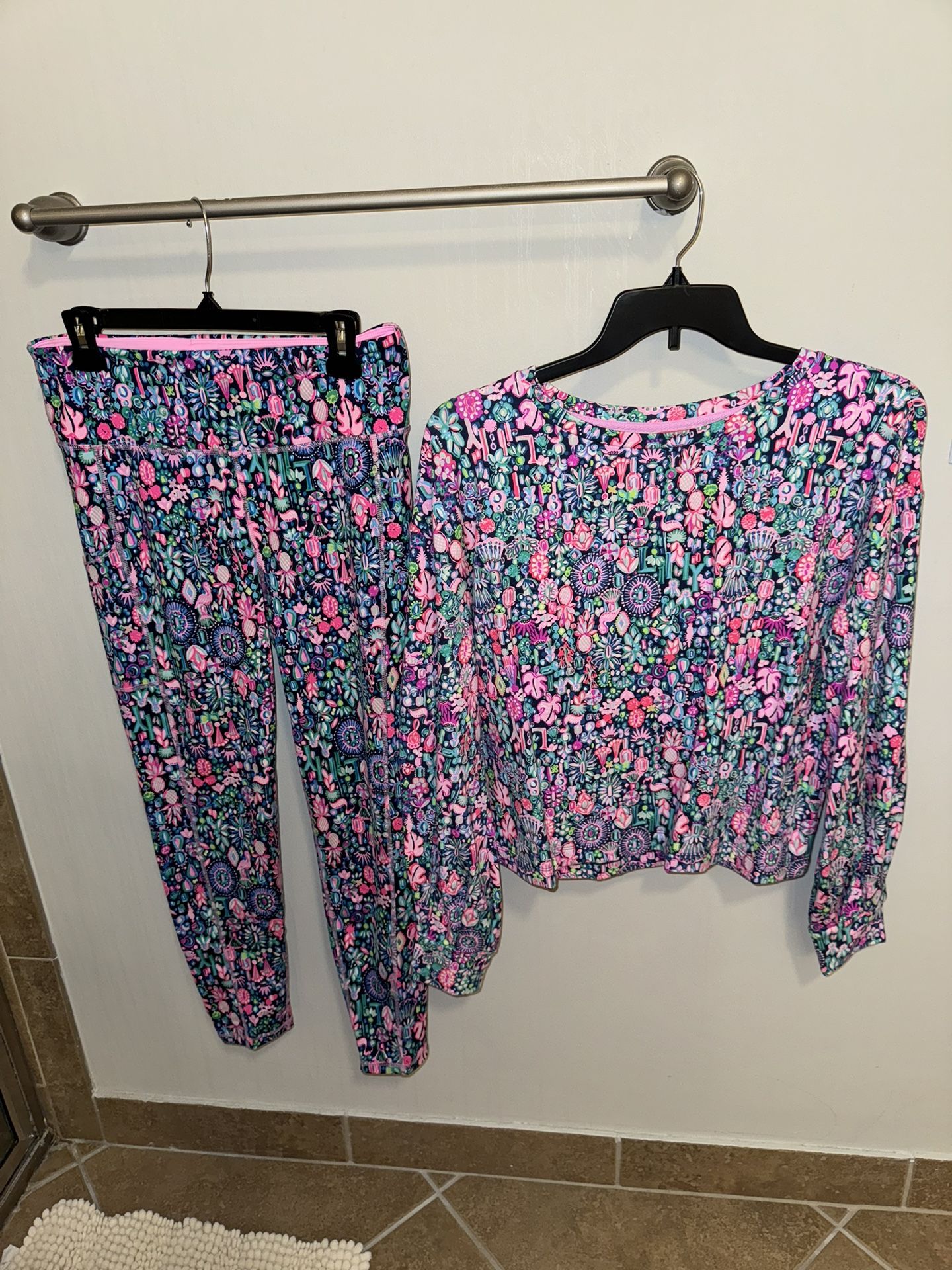 Women’s Size Large Lilly Pulitzer Pants & Top