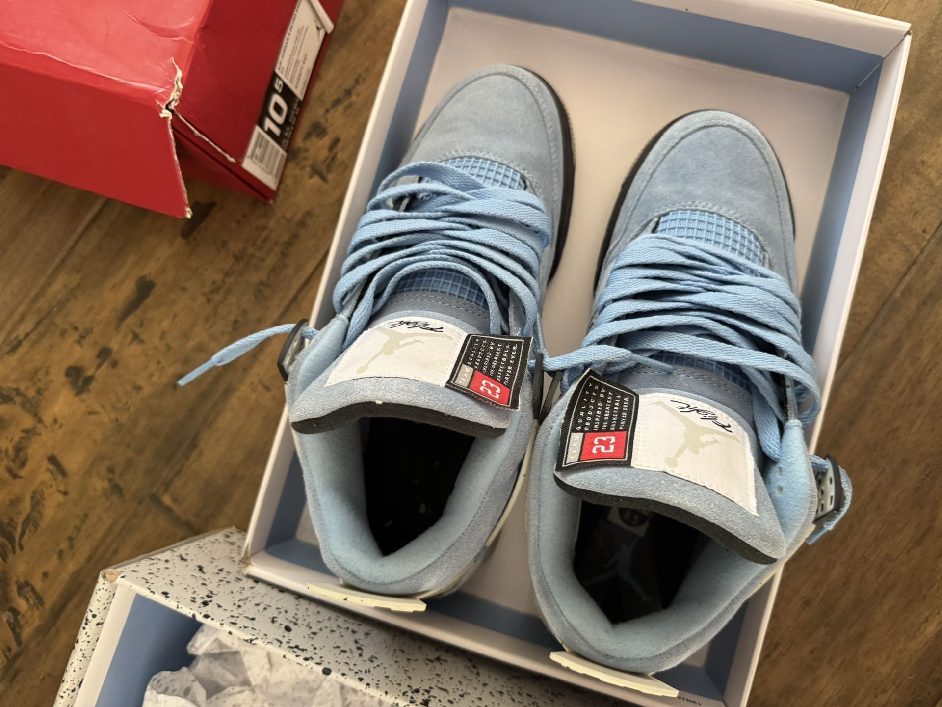 UNC Jordan 4