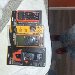 Klein 400amp Digital Clamp Meter, Fluke 600v Digital Multimeter, Klein 600v Auto Hanging  Multimeter