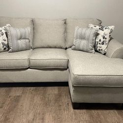 Brand New 💥 Beige Colored Stylish Sofa Chaise Sleeper/ Living Room Furniture 
