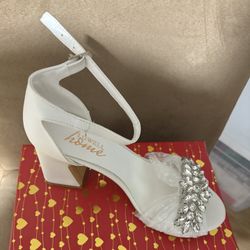 Woman’s White Block Heel With Sparkle