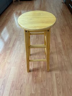 Wooden Round Top Bar Stool