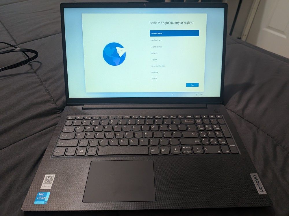 Lenovo 15.6" Laptop - Newer 13th Gen Intel Core i3 - Fast & Like New