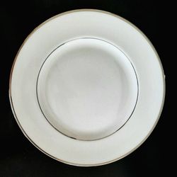 7 EDGWOOD BONE CHINA ENTREE PLATES MADE IN ENGLAND, NEVER USED 