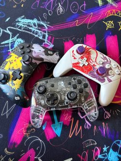 Nintendo Switch Controllers Lot of 3