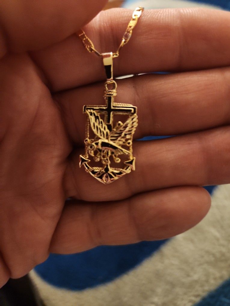 Pendant And Necklace Gold Plated