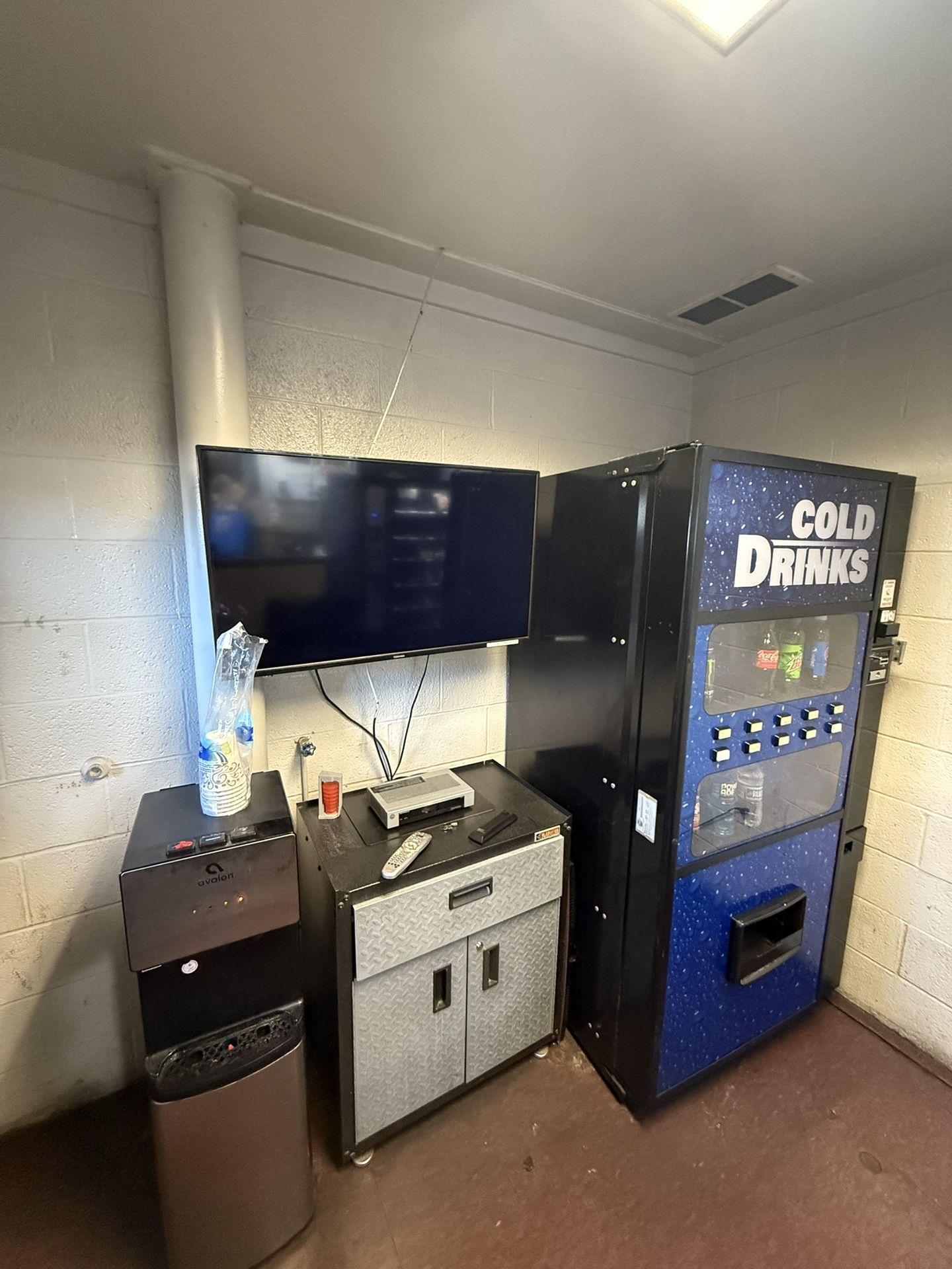 Vending Machine W Location