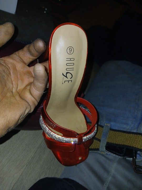 Rouge HEĹIUM HEELS
