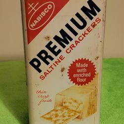 Vintage Nabisco Premium Saltine Cracker Tin, 14 oz., 1969