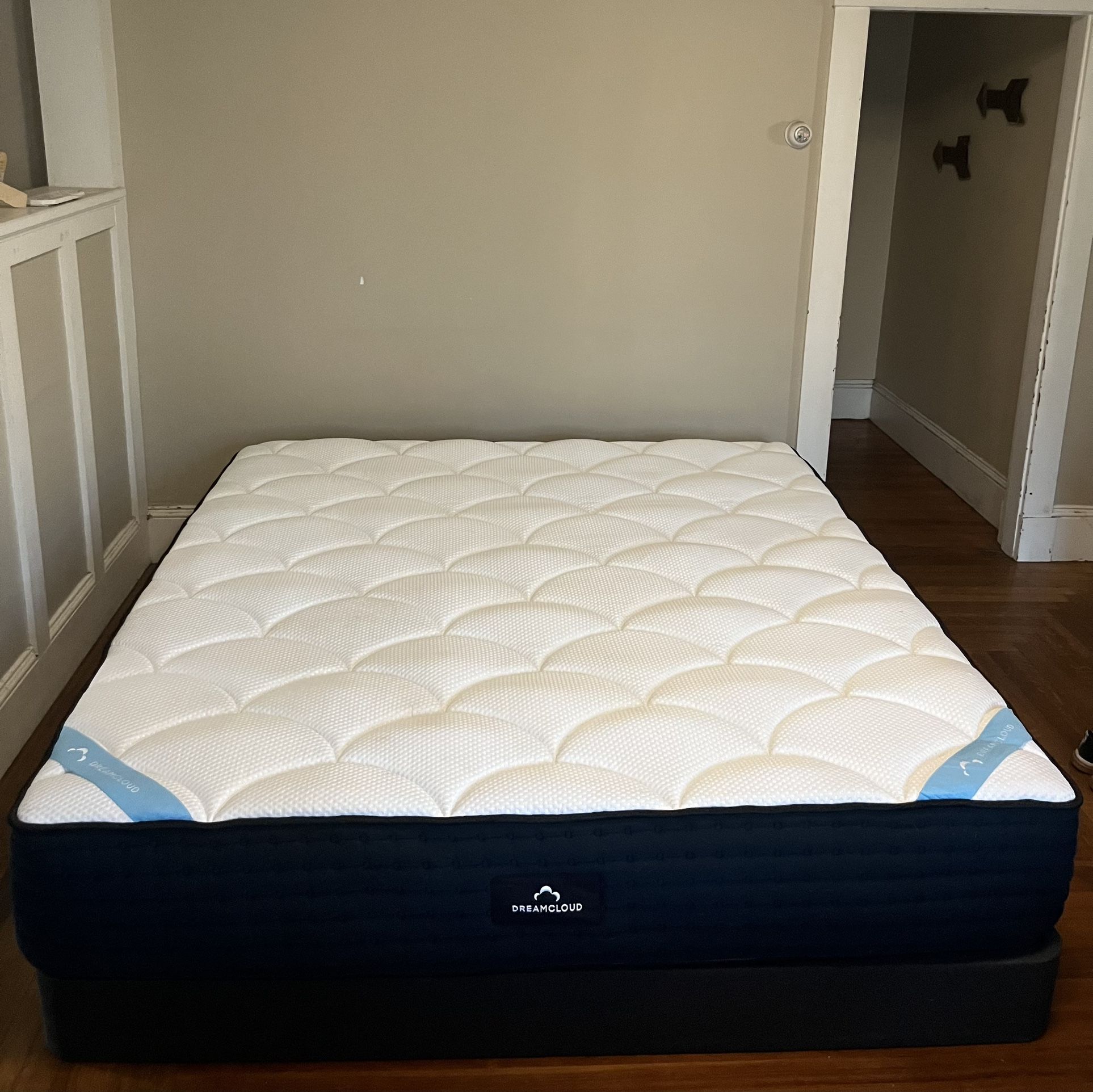 DreamCloud Premiere King Size Mattress