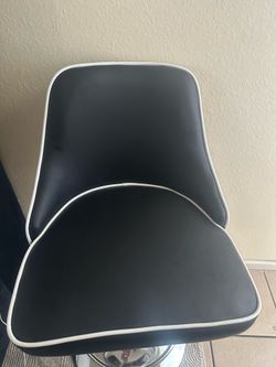 Vanity chair