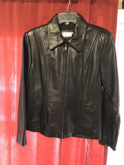Women’s leather jacket sz petite medium