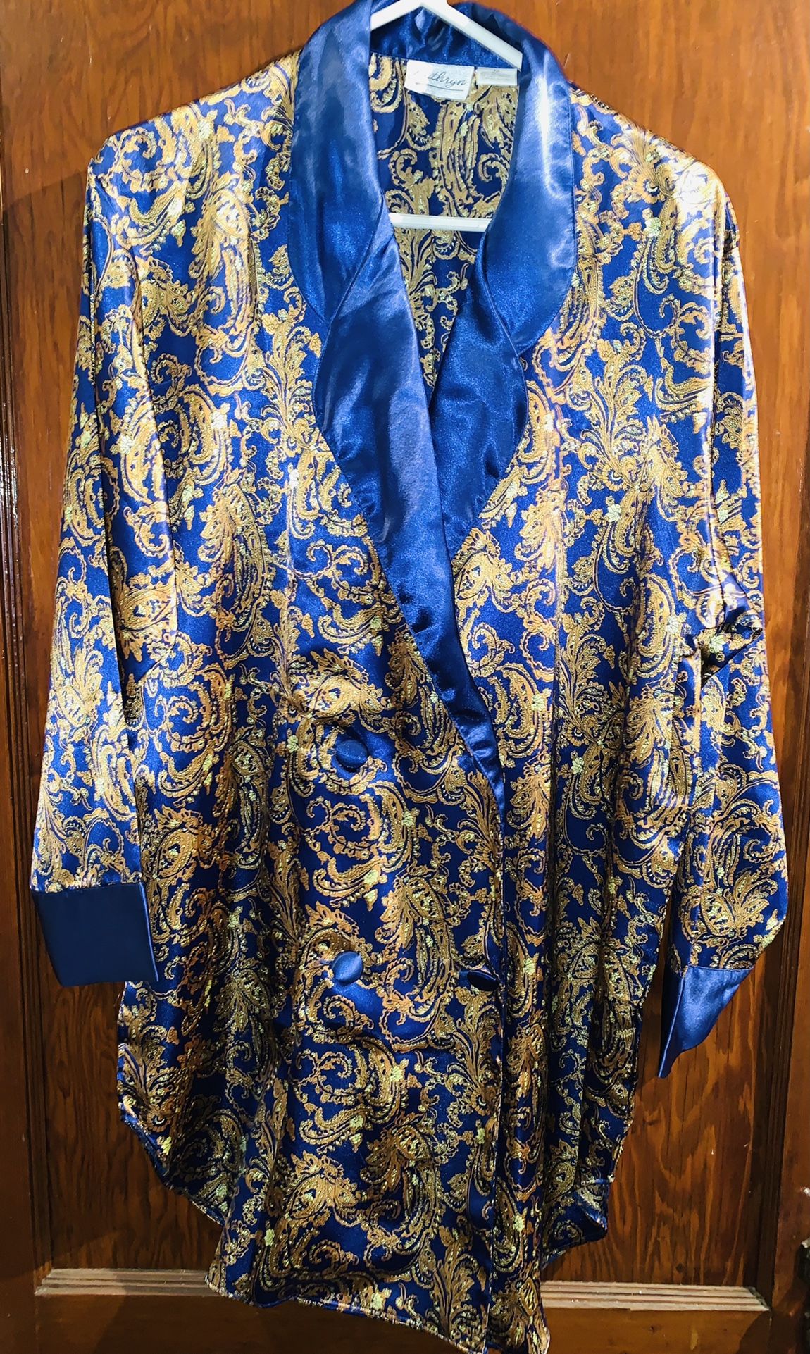 LADIES INTIMATE DOUBLE BREASTED PAISLEY PATTERN LOUNGE ROBE - SIZE MEDIUM - UNUSED ACCENTED in Midnight Blue Collar And Cuffs 