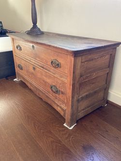 Vintage 2 Drawer Low Dresser Oak for Sale in Los Angeles, CA - OfferUp