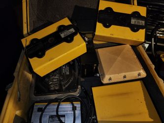 Trimble. Possibly Trimble Trimtalk 450 ?