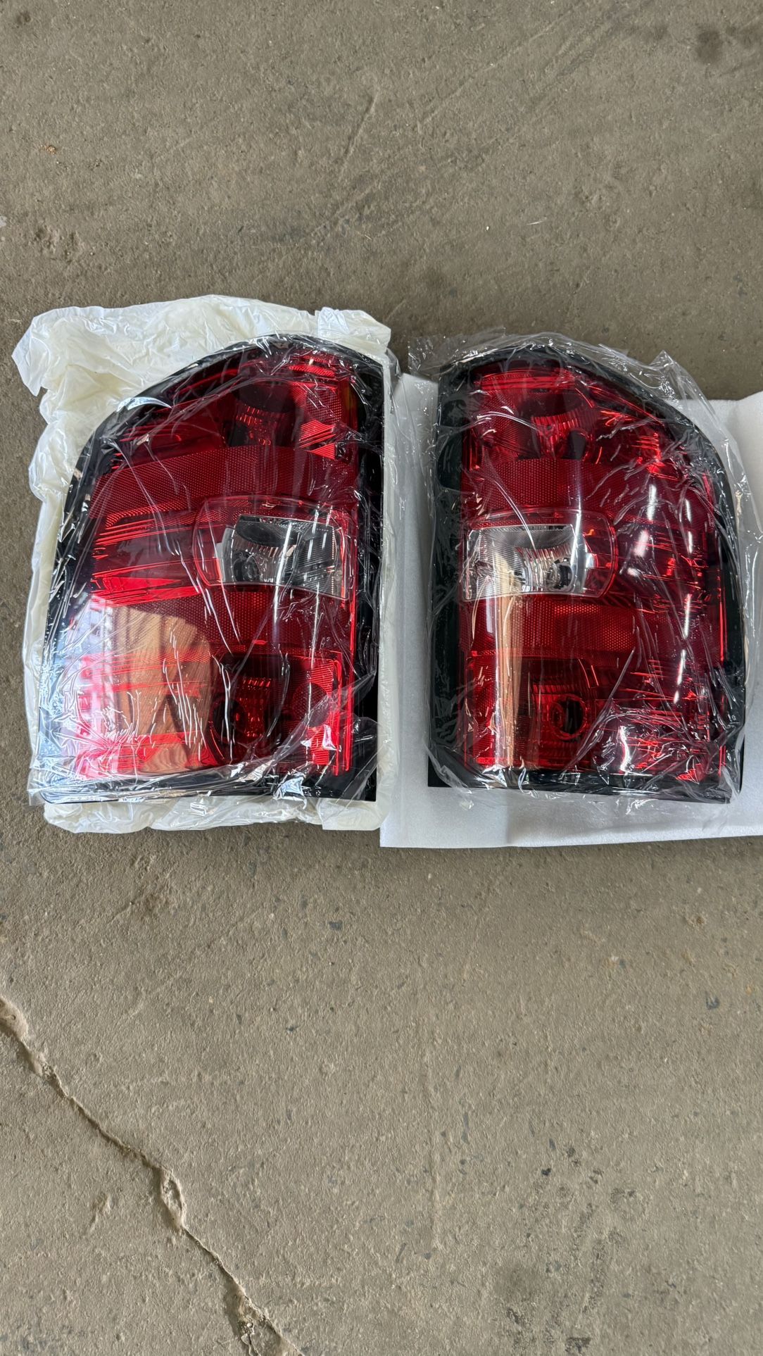 2006-2014 Chevrolet Silverado 1500,2500,3500 TailLights