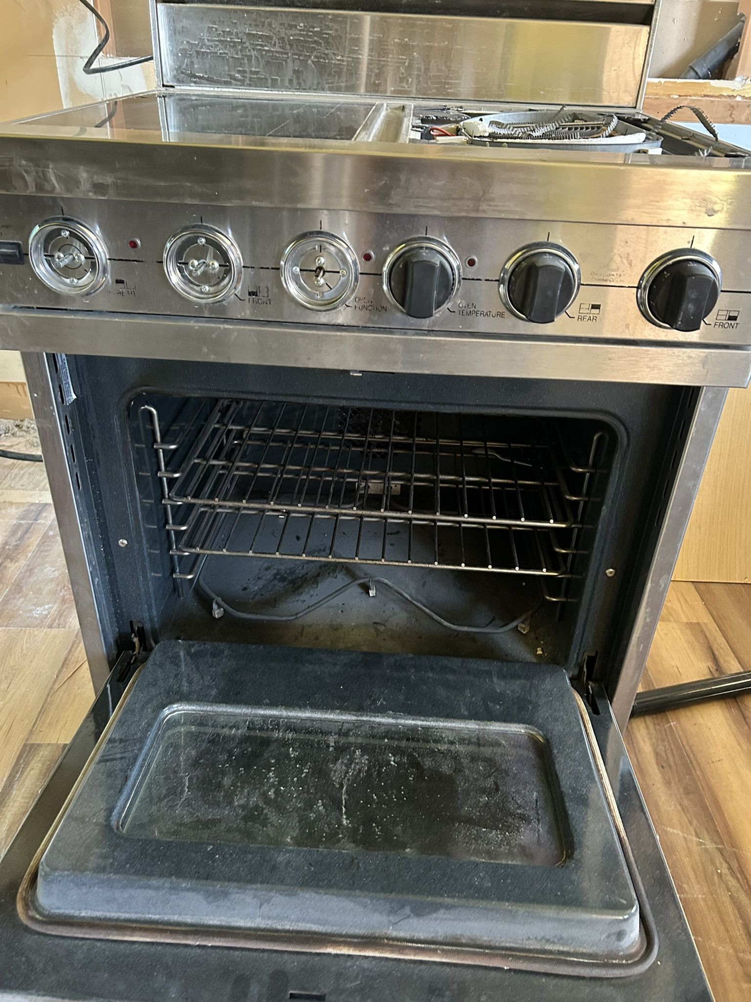 Viking Induction Range