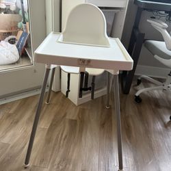 High chair with tray