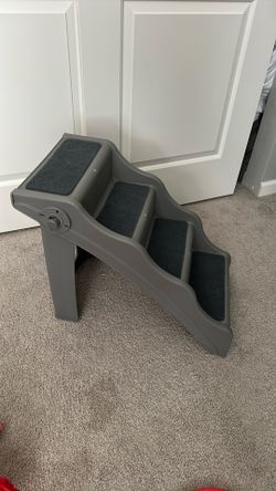 Foldable stairs for dog to get on bed