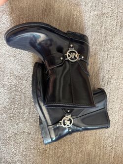 Women’s rainboots size 7 new
