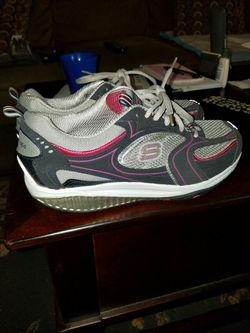 Skecher Shape Ups. Size 9 1/2. Probably wore once.