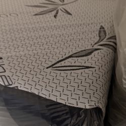 King plush oillow top