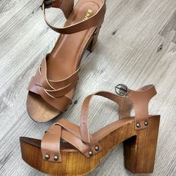 Women’s Brown Wooden Heels! (Size 10)