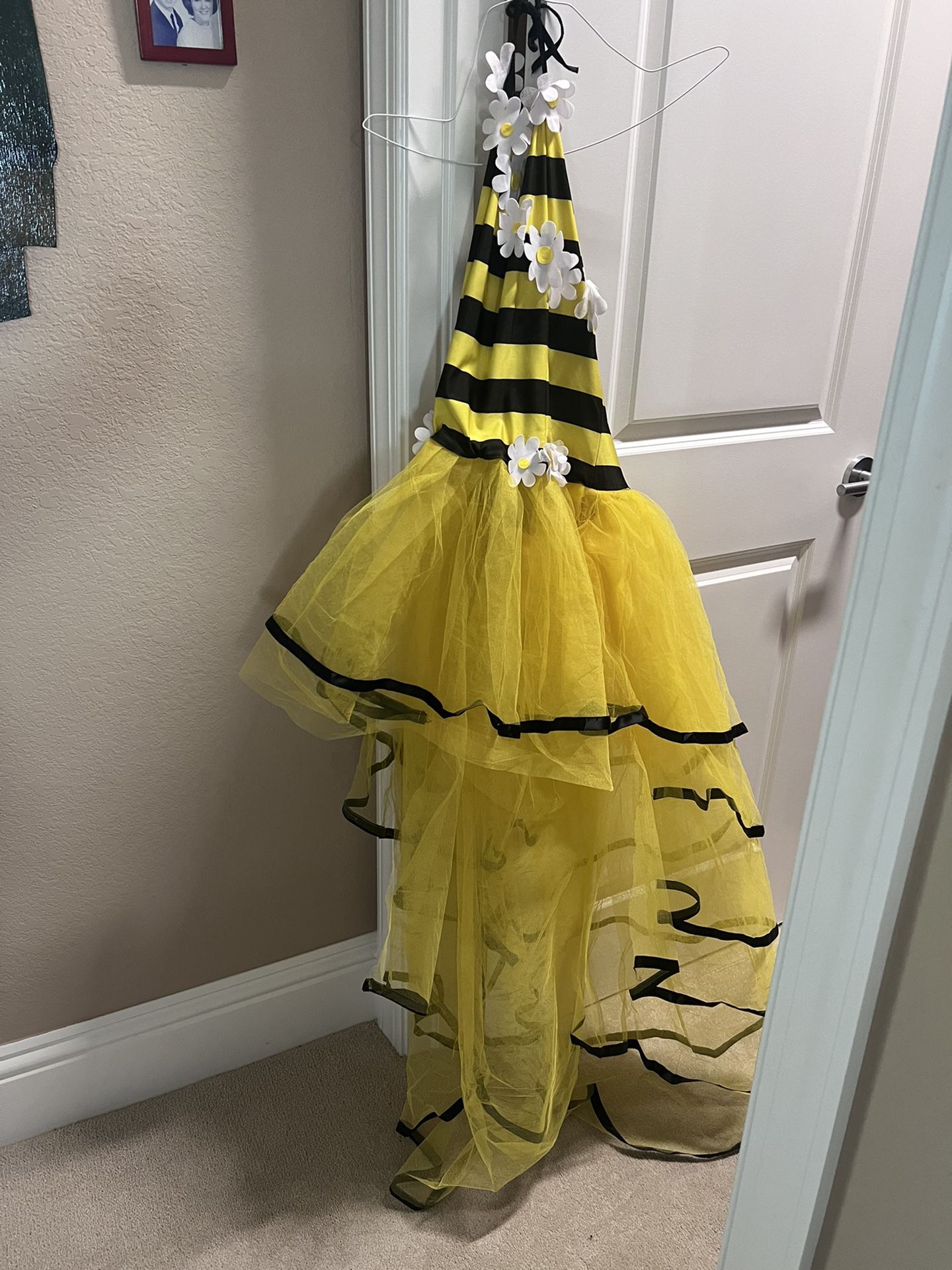 Halloween Costume - Fun BEE With All Accessories 