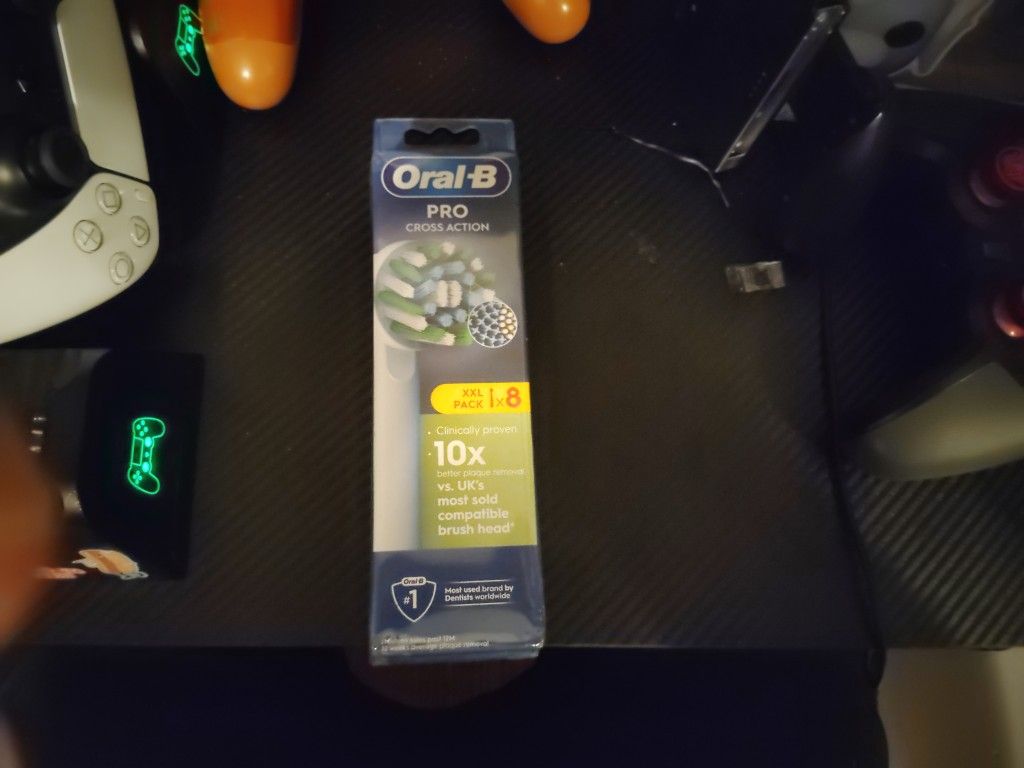 Oral-B Pro Cross Action  Electric Toothbrush Had Brush