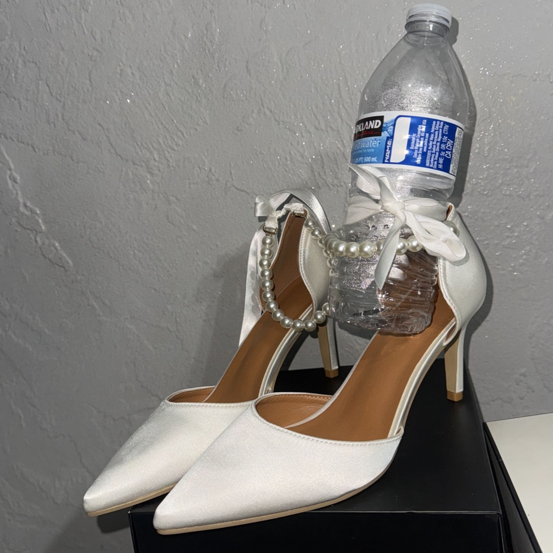 Ivory Satin Pearl Italian Wedding Heels. Size 39