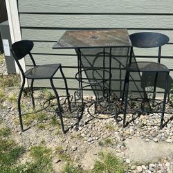 Out Door Table And Chairs