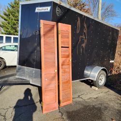 Set Of 2 Solid Wood Closet Doors 15in X 79in Almost Brand New For Only $45