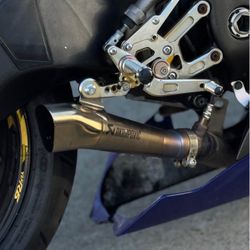Yamaha R6 Akrapovic Titanium Megaphone Slip On Parts