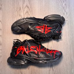 BALENCIAGA RUNNER GRAFFITI SIZE 8.5 MEN