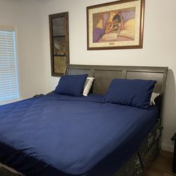 3 Pc King Size Bedroom Set For $450