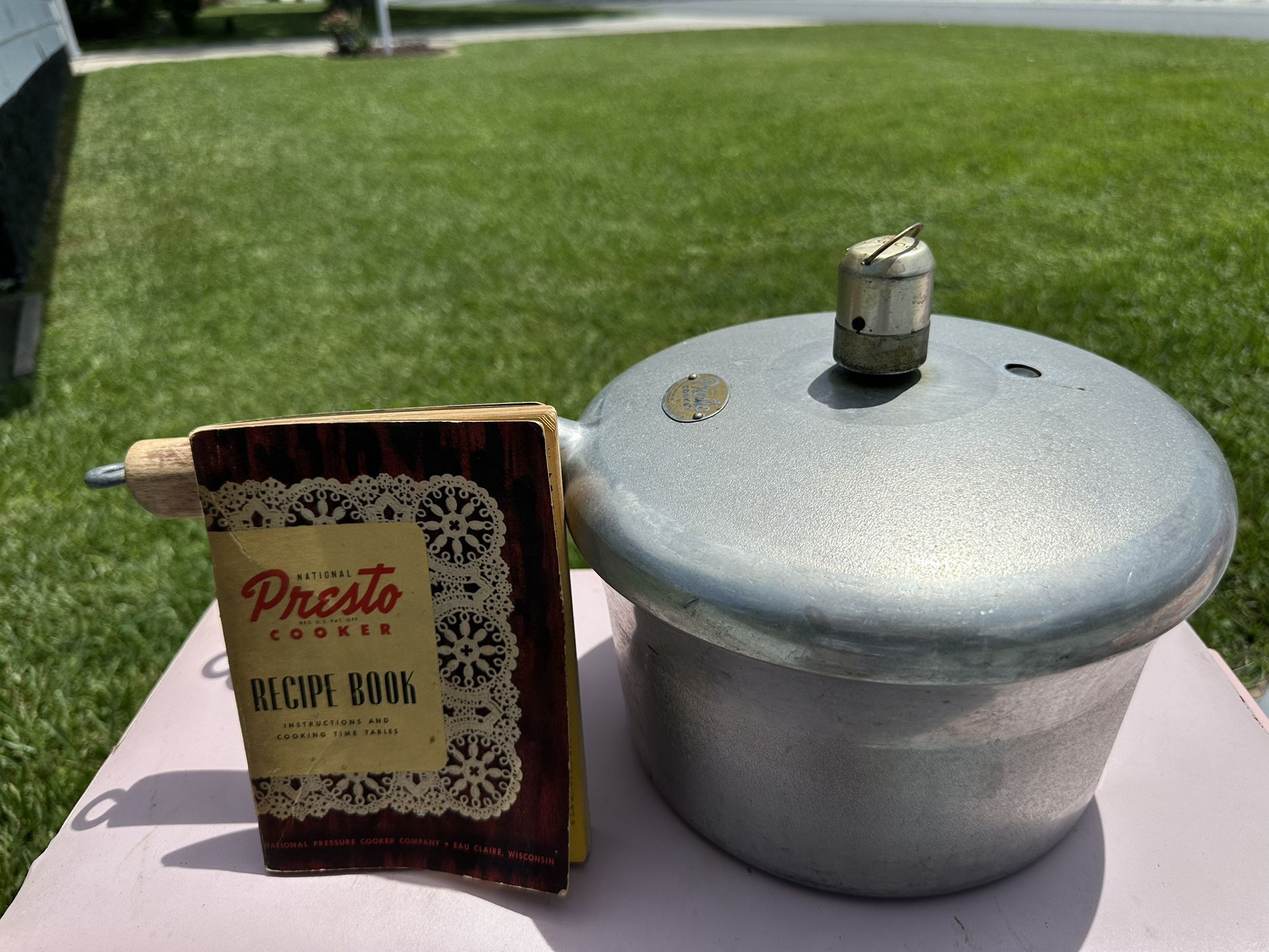 Vintage Presto Cooker 3-quart with Recipe Book